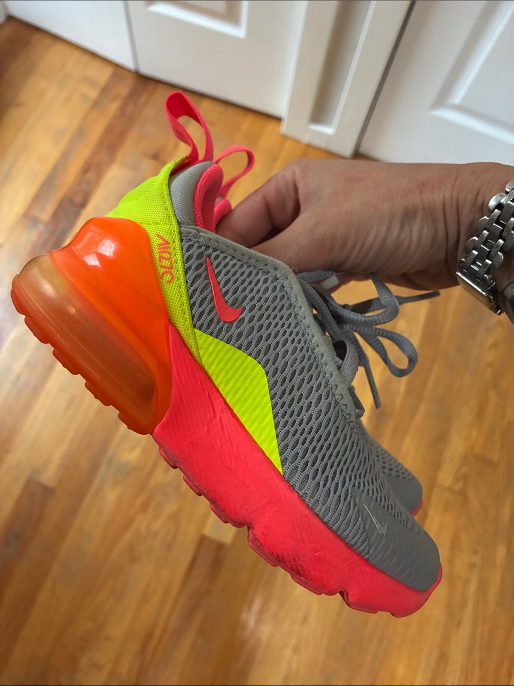 kids Nike Air Max 270 GS 'Wolf Grey Hot Punch' size 10.5